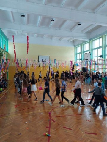 b_1024_768_0_00_images_2022_2023_Wydarzenia_zabawa_328967068_2970581549918428_5555739778252900420_n